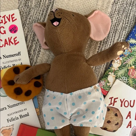 Children’s book set and plus mouse toy “If you give a mouse a cookie” series - Picture 2 of 3